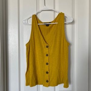 Button down tank